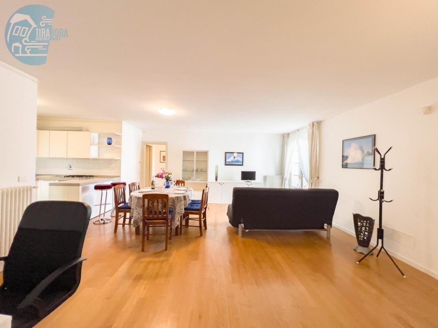 Cattedrale 5 Tirabora Short Rent Daire Trieste Dış mekan fotoğraf