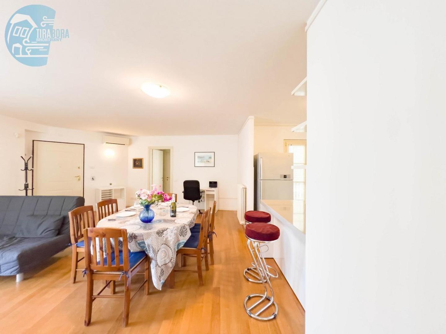Cattedrale 5 Tirabora Short Rent Daire Trieste Dış mekan fotoğraf