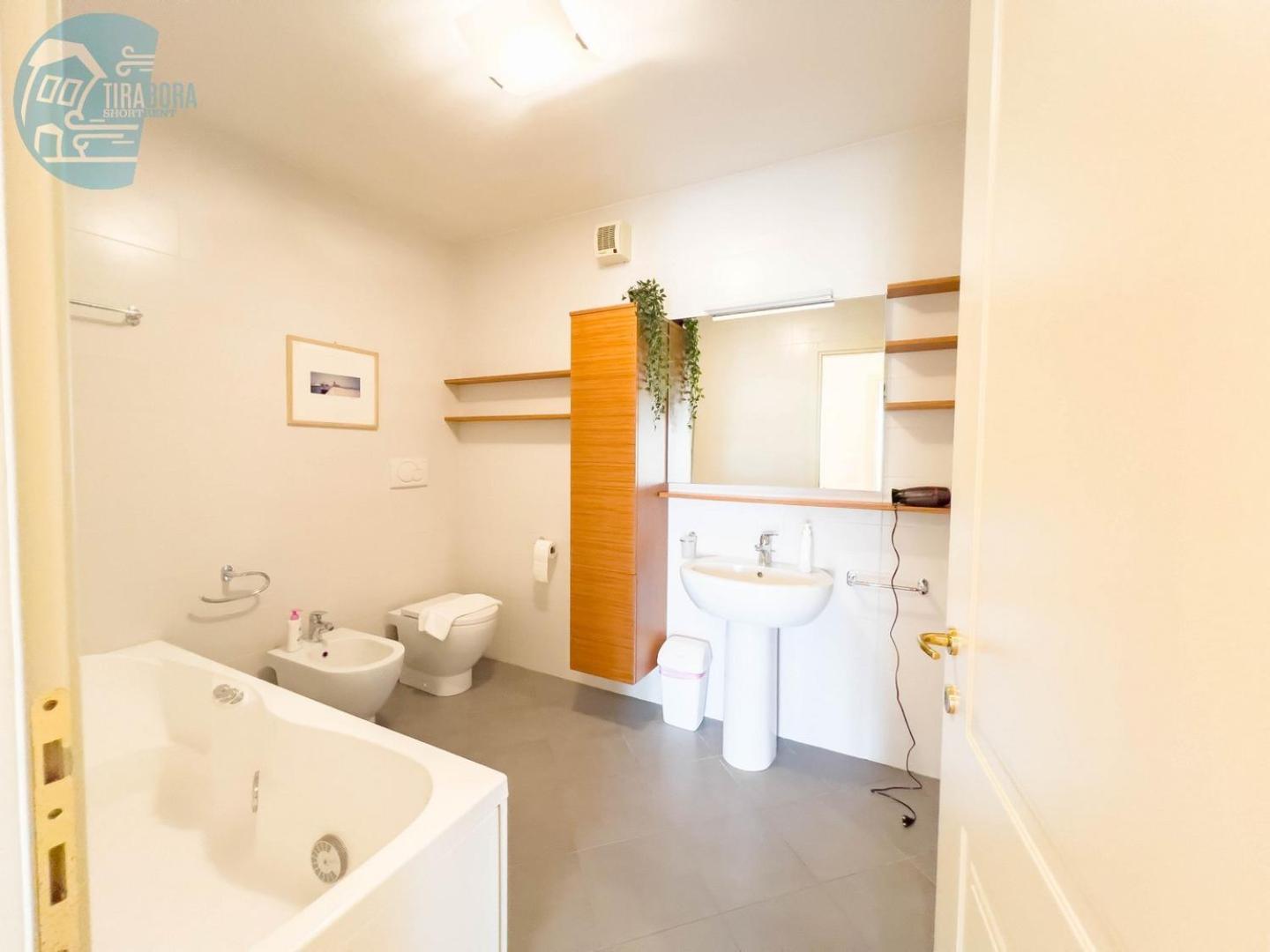 Cattedrale 5 Tirabora Short Rent Daire Trieste Dış mekan fotoğraf