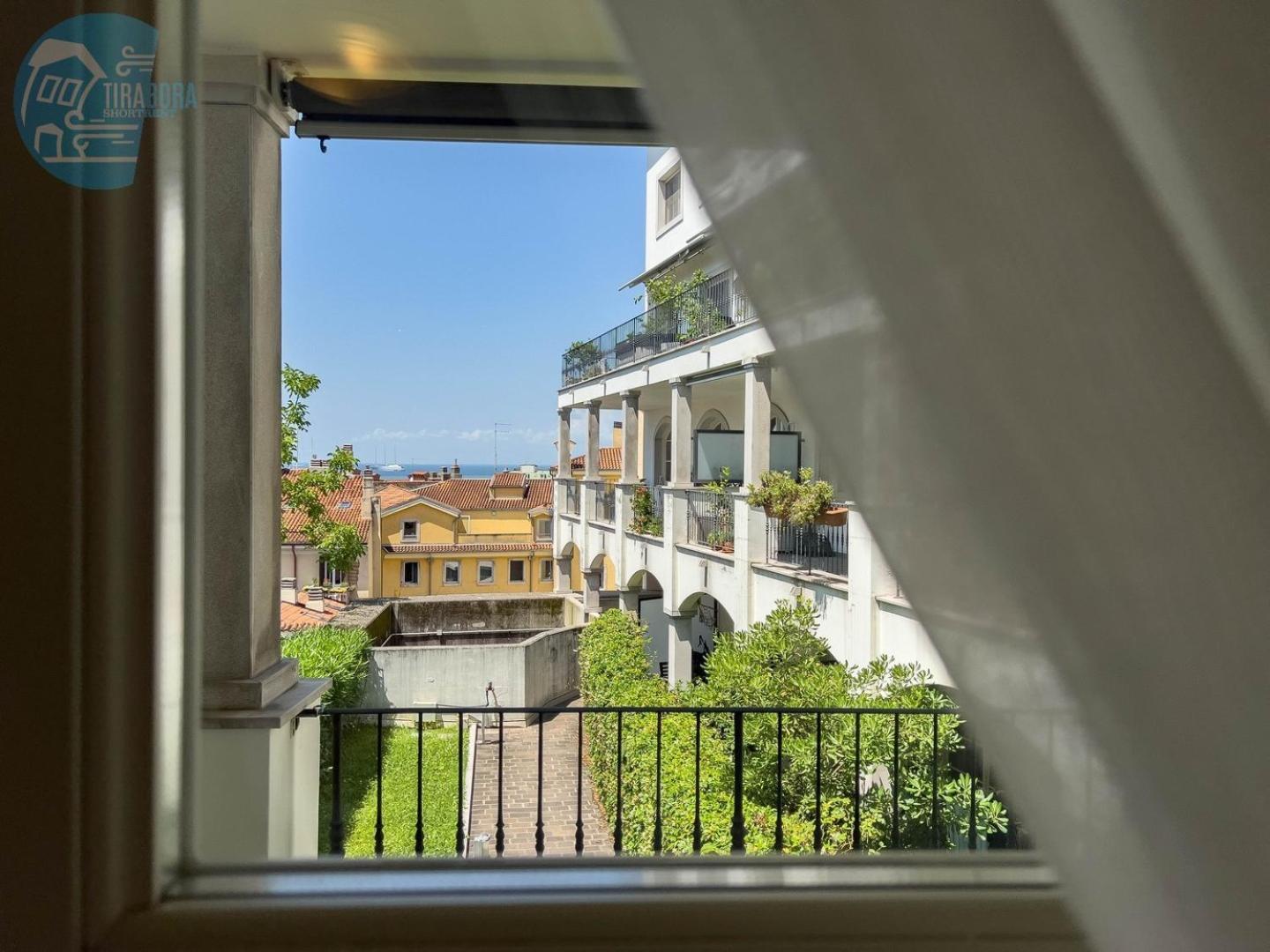 Cattedrale 5 Tirabora Short Rent Daire Trieste Dış mekan fotoğraf
